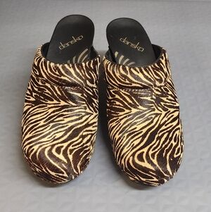 Dansko Rae Brown Tan Zebra-Calf Hair Heeled Clogs Shoes Women’s Size 38/7.5-8